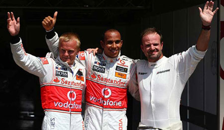 Hamilton larga desde la Pole en Valencia