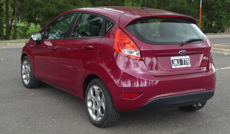 Ford fiesta bordo krmz #8
